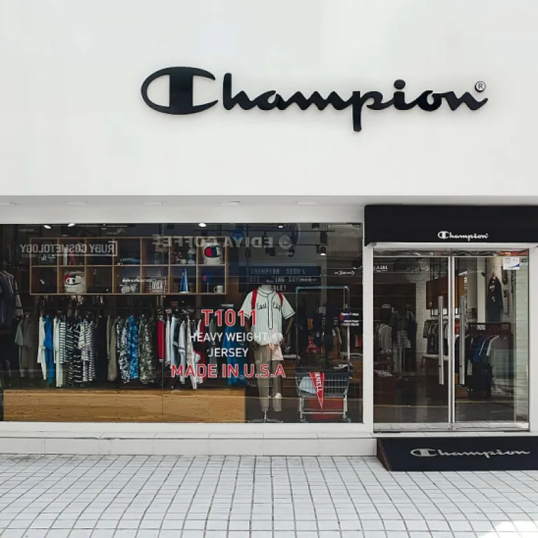 Pourquoi choisir un filet inox pour sécuriser un garde-corps en immobilier commercial